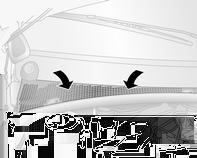 Vedligeholdelse Luftindtag Luftindtaget foran forruden i motorrummet skal altid holdes rent, så der kan komme luft ind. Fjern evt. blade, snavs eller sne.