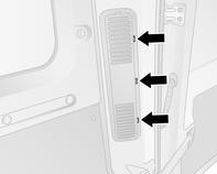 Visse kredsløb kan være sikret med flere sikringer. Symbol Strømkreds Z Infotainment-system / sædevarme / bilens displayskærm / lydtilslutninger / alarm?