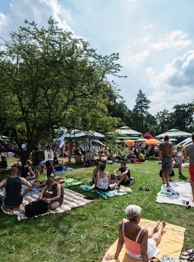 Fyldt med festivaller Sommerhalvåret er spækket med udendørs koncerter i Kongens Have og store