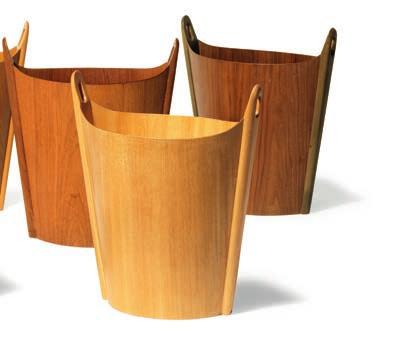 DKK 30,000-40,000 / 4,050-5,400 1279 1279 EINAR BARNES b. Talvik 1908, d. Oslo 1985 "Oval". Six oval wastepaper baskets of moulded wood, comprising one mahogany, one oak and four teak.