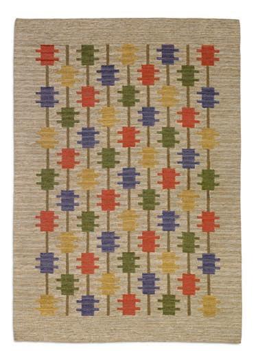 1293 SWEDISH DESIGN Handwoven wool carpet in "rölakan" flat weave technique with geometric pattern in red, yellow green and blue shades on grey background. Unsigned. L. 242 cm. W. 170 cm.