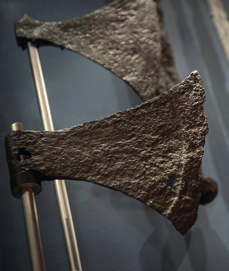 Jernalder og vikingetid PÅ SPORET AF JERNALDEREN Vi går på opdagelse i udstillingen efter sporene fra jernalderen på Djursland: Blandt andet skal vi finde gravgaver fra en gravhøj, en stor kalksten