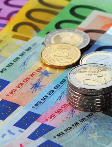 Evro Ranijih godina, svaka država u EU imala je svoju vrstu novca to jest valutu. Sada postoji samo jedna valuta, evro, koju mogu da koriste sve članice EU ako to žele.