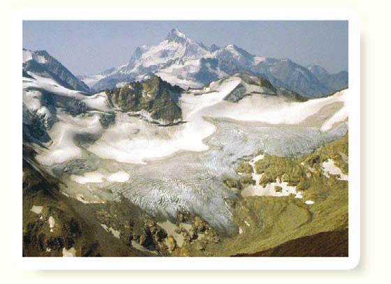 Na mapi (strana 4) upisana su imena nekih od najvećih. Najviša planina u Evropi je Elbrus na Kavkazu, na granici između Rusije i Gruzije. Njen najviši vrh nalazi se na 5642 metra nadmorske visine.