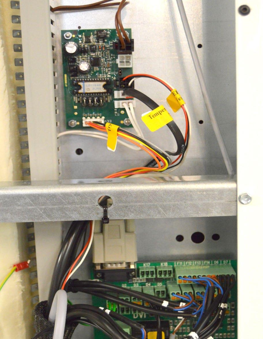 Elektrisk forbindelse til varmepumpemodul Tryksensor sugerør Forbindelse til temperatursensor sugerør Print for ekspansionsventil