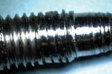 slid Korrosion eller kontaminering Forebyggende vedligeholdelse: Brug en passende instrumentspray til mekanismen på de selvholdende skruetrækkere.