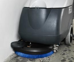 299,- 19.999,- SC351 tilbyder gulvvask og tørring i alle retninger, med et imponerende børstetryk på 27 kg.