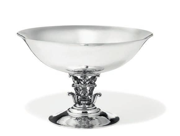 1049 1049 JOHAN ROHDE b. Randers 1856, d. Hellerup 1935 Circular hammered silver bowl. Openwork stem with stylized leaves. Georg Jensen 1915-1930. Design no. 172.