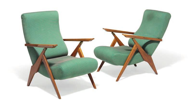 1178 ANTONIO GORGONE "Piuma". A pair of adjustable armchairs with stained beech frame, brass fittings. Seat and back upholstered with green fabric with yellow/blue dots.