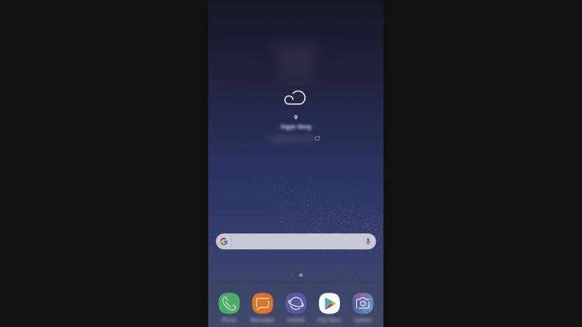 Apps og funktioner 5 Slut din smartphones multifunktionsstik til smartphonens stik på DeX Station-enheden. Samsung DeX starter på din smartphone.
