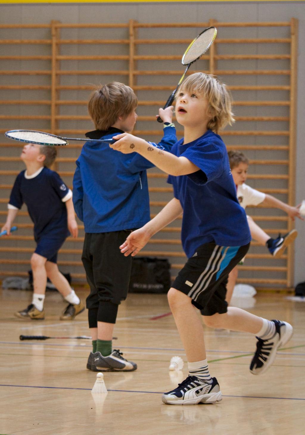 DGI Badminton Sæt badminton på skoleskemaet!