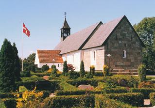 Afsked med Ruth Søndag den 18. juni efter gudstjenesten var der sammenkomst i Kultursalen i Rødding Centret for at tage afsked med organist og korleder Ruth Bach-Svendsen.