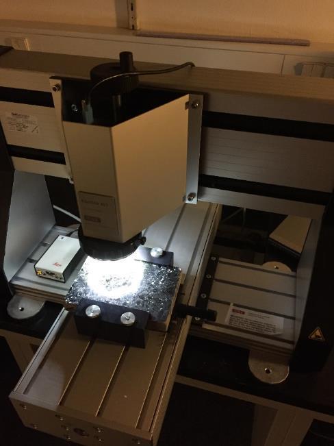 Mikroskoper: Til venstre stereomikroskop til analyse af fx planslib.