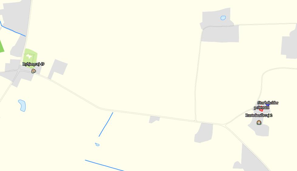 Nærmeste samlede bebyggelse og byzone er Kirkeby og Gamstrup ved Roslev. De ligger henholdsvis 1,3 km og 3,3 km vest for ejendommen.