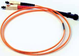 Multimode patchkabler, 50/125-62,5/125 Farvekodet sort/rød Keramisk ferrule Blødt, halogenfrit kabel Specifikationer Insertion loss (IL): Min. bøjningsradius: Pr.
