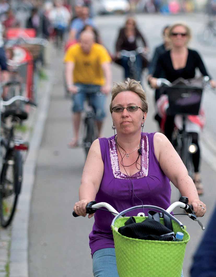 VERDENS BEDSTE CYKELBY København er en af verdens bedste cykelbyer. Målet er at blive verdens bedste, og at halvdelen af alle cykler til arbejde eller uddannelse i 2015.