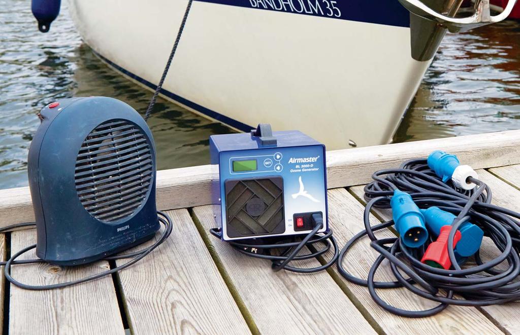 Få en lugtfri båd: Ozon fjerner lugten Hvis der er en ubehagelig duft af mug, skimmelsvamp eller toilet, når man går ned om læ i båden, er det sjældent nok at udlufte med gennemtræk i hele båden.