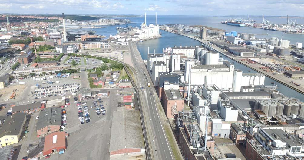 Miljøforhold Højhusområdet grænser op til havnen, hvor store og vigtige virksomheder i Aarhus har deres beliggenhed.
