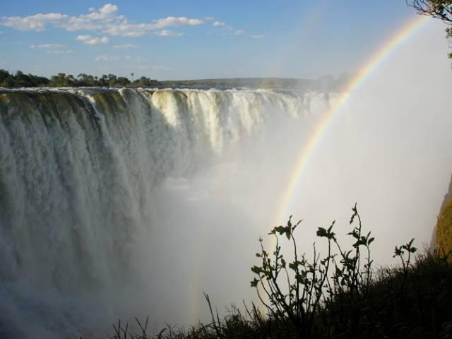 ...fortsat 15. dag: Vandfald - Victoria Falls hjemrejse Vi har formiddagen i Victoria Falls.