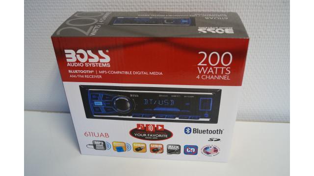 Auk: 2809 Kat: 8. BOSS bilradio 611UAB. 4 x 50 watt, bluetooth, håndfri telefon, SD-kort, USB.