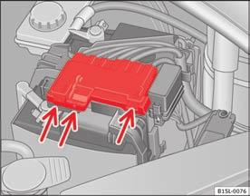 184 I motorrummet Advarselslampe Kontrol af batteriets syrestand Lyser Mulig årsag Afhjælpning Fejl i generator Kontakt et værksted. Få det elektriske system kontrolleret.