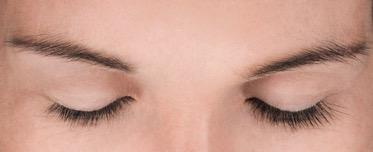 Resultat efter 6-12 uger Eyelash Activating Serum 50 % 45 % vejl. uds. 5 ml kr. 990,- Allerede efter 6-12 uger er øjenvipperne synligt længere, fyldigere og kraftigere.
