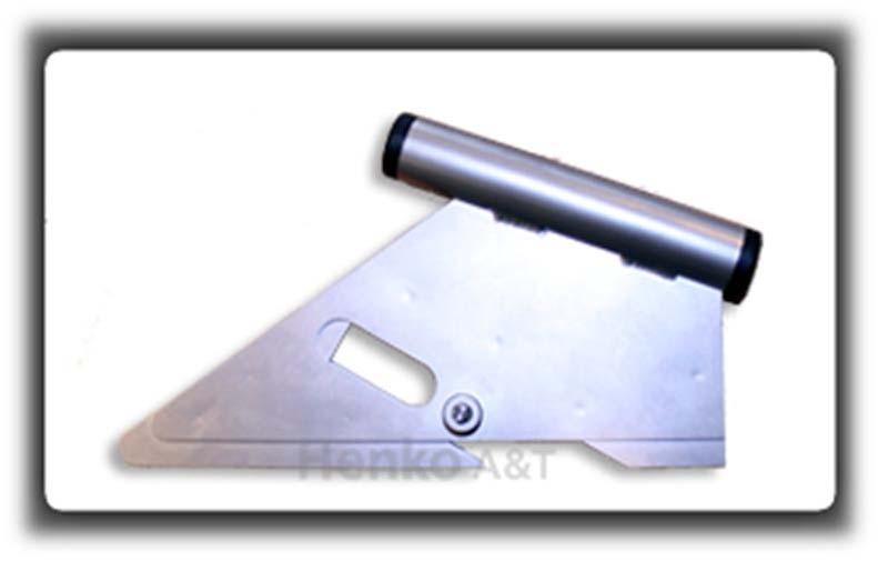 Speed Knife Article number: SF - 605 Min. Delivery 18 cm 10 cm 2 cm 300 gram Per piece This stainless steel knife is designed for cutting off the woven edge of the artificial grass.
