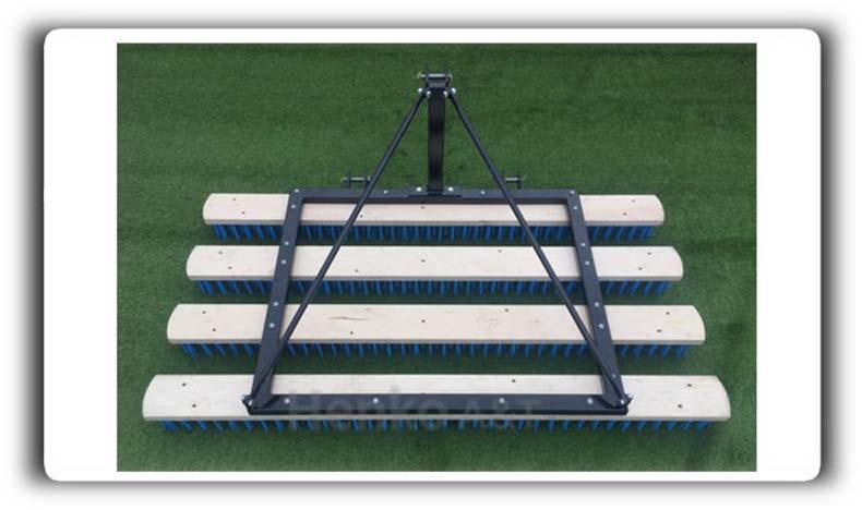 SF - 608-Q4 The SF - 608 Q4 consists of 4 blue brushes in a row to ensure maximum effect with the maintenance of artificial turf.