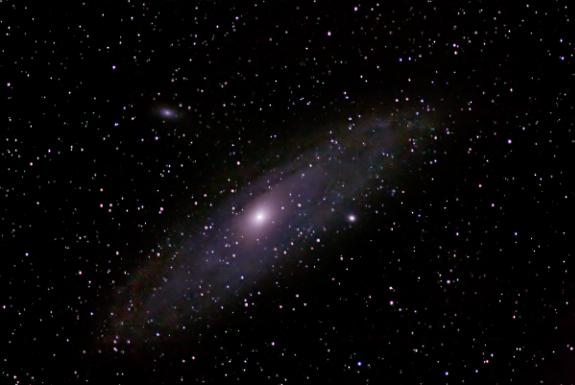 (motoropstilling) Andromeda kan findes ud fra konstellationen Cassiopeia (det