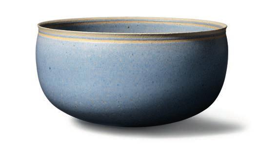 922 CD ALEV EBÜZZIYA SIESBYE b. Istanbul 1938 Circular stoneware bowl decorated with light blue glaze.