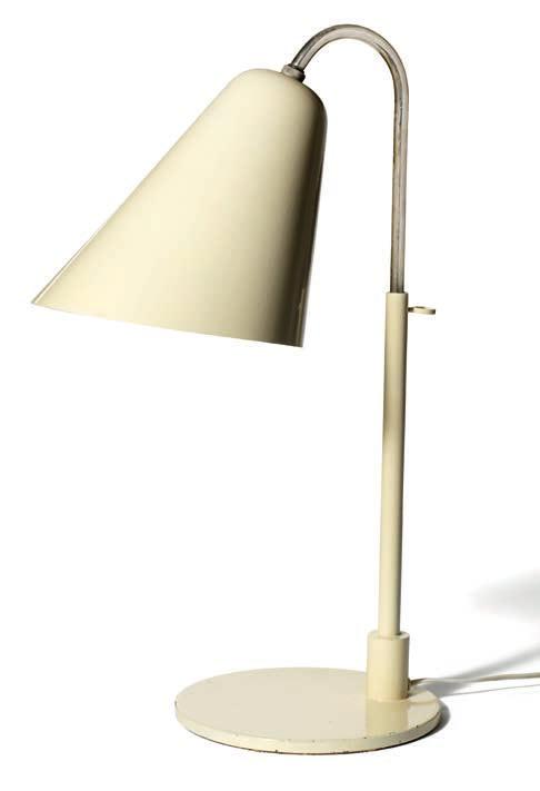 972 VILHELM LAURITZEN b. Slagelse 1894, d. Gentofte 1984 FRITS SCHLEGEL b. Frederiksberg 1896, d. Ordrup 1965 Rare white lacquered table lamp with cone-shaped shade.