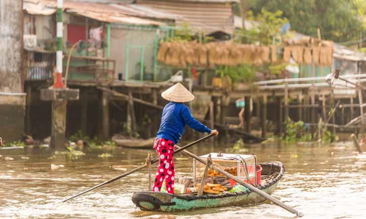 Dag 11 Mekongdeltaet - Ho Chi Minh City Sejlads på Mekongfloden, det flydende marked Vi skal tidligt op her til morgen, for i Vietnam begynder den livlige handel på vandvejene allerede med solens