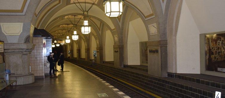 Stationerne er etableret i takt med udbygningen af det offentlige transportsystem og fungerer med deres udsmykning og arkitektur som billeder