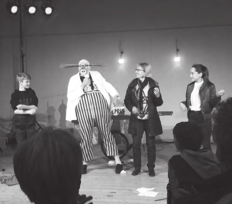 En forrygende forestilling I forbindelse med Aprilfestivalen i Sønderborg kommune lagde sogneforeningen lokaler og hjælpere til Paolo Nani Teater s forestilling Jekyll on Ice.