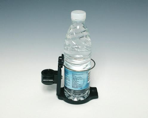 Flaske/krusholder Flaske/krusholder i hård plast m. en metalring, som kan monteres på fx. kørestole, rolator og gangstativer.