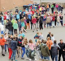 april 2013 Danske institutioner i Sydslesvig er traditionen tro med til Dansens Dag, som fejres overalt i Danmark. 10.-14.