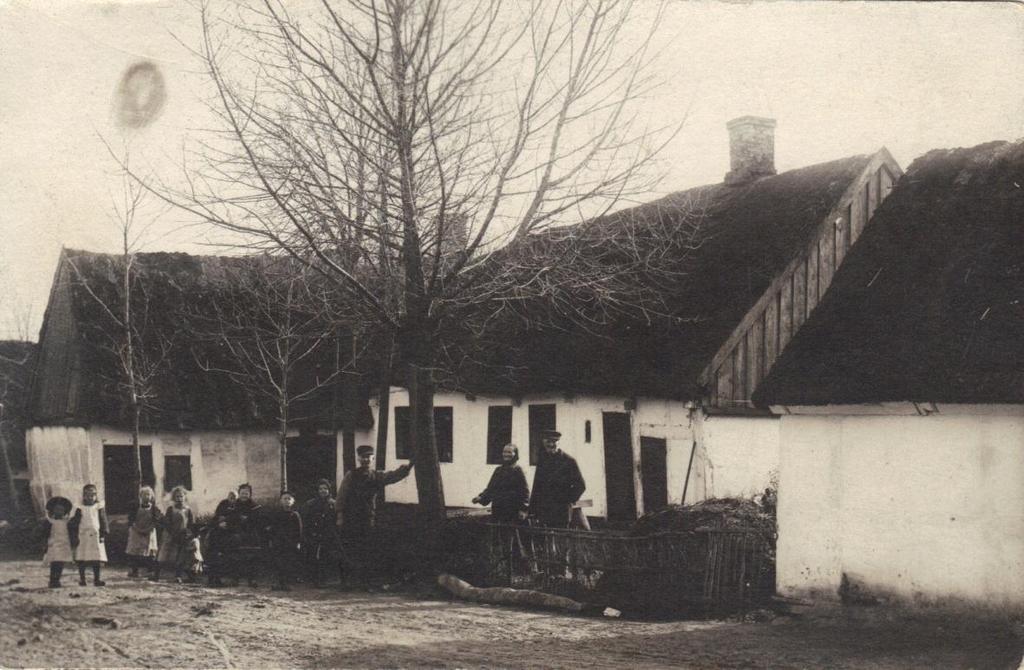 tiden mellem de to årstal. Karl Andreasens hus, Thorsgade 17, i 1908.