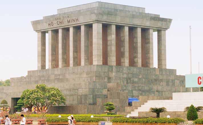 Ho Chi Minhs mausoleum i Hanoi besøges årligt af millioner af udenlandkse turister og vietnamesere. Forbehold & ændringer Der tages forbehold for ændringer i programmet.