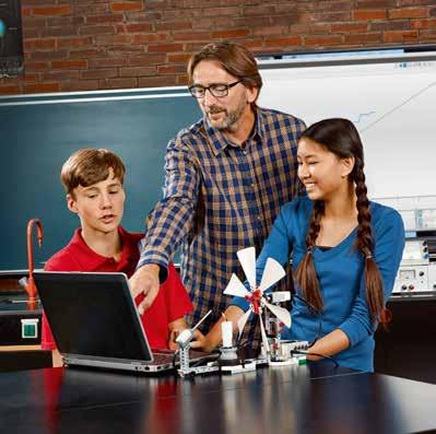 Indledning LEGO Education teamet er stolte af at præsentere LEGO MINDSTORMS Education EV3 fysikaktivitetspakken til folkeskolens ældste klasser samt gymnasiet.