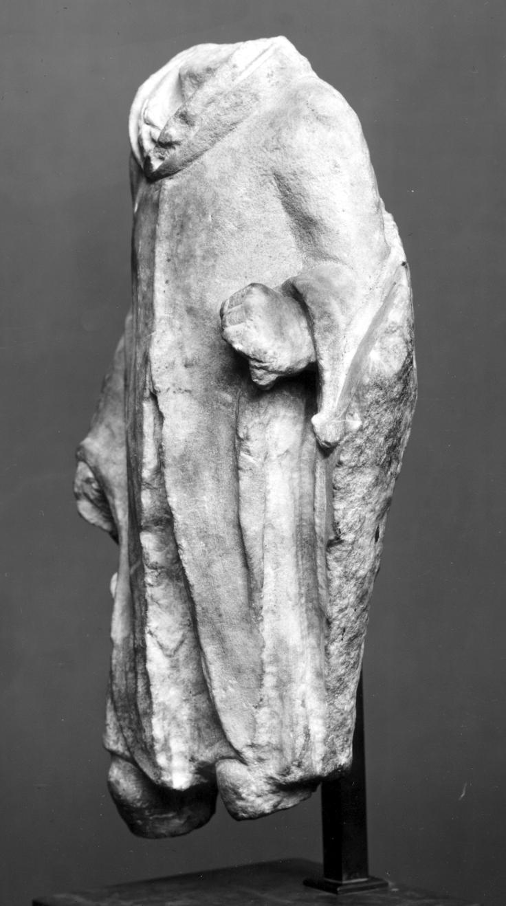 Etruskiske urner og Romersk skulptur De etruskiske urner var i antal oprindeligt seks, men flere er nu bortkommet.