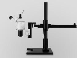 Udgangsstillingen forhindrer, at der opstår skader, fordi stativet tipper Svingarmsstativet skal altid sættes i udgangsstillingen (fig. 2), inden: du tager stereomikroskopet ud af mikroskopholderen.