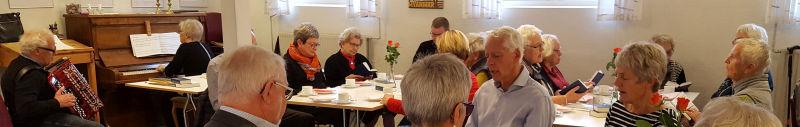 Møder for pensionister i 50 år I 1967 besluttede menigheden at starte en ny arbejdsgren i Gandrup - møder for pensionister, fortæller Ellen Schrøder, og en flok på 50-60 primært fra nærområderne,