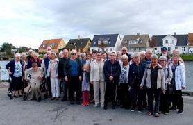 Men hyggeligt var det, og snakken gik livligt mellem de næsten 50 deltagere. Viola Hyggeklubbens løvfaldstur Den 20. september var Tårnborg Hyggeklub på løvfaldstur med 40 veloplagte pensionister.