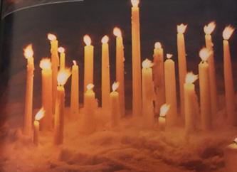 3. søndag i advent den 17. december kl. 10.30 Fredslyset fra Betlehem. Spejderne kommer med fredslyset fra Betlehem, som bliver brugt til at tænde alterlysene med.