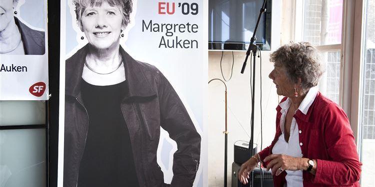 EUROPA-FLØJE Danskernes EU-skepsis falder undtagen på den yderste højrefløj Af Gitte Redder @GitteRedder Tirsdag den 31.