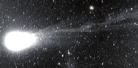 Jets: En komet fordamper ikke jævnt over hele overfl a- den, men udstøder især gasser i form af jets fra aktive områder på overfl aden.