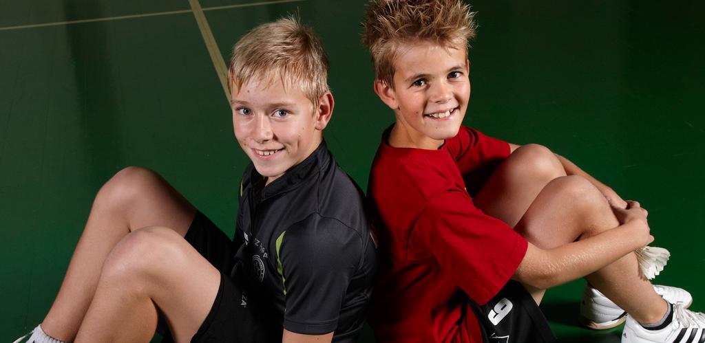 2 BadmintonPeople BadmintonPeople er Danmarks officielle badmintonportal for klubber, spillere og badminton-interesserede.