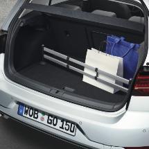 766 Bagagerumsbakke i hård plast, m. høj kant Volkswagen originale bagagerumsbakke m. Passat logo, beskytter bagagerummet mod snavs, og forhindrer genstande i bagagerummet i at glide.