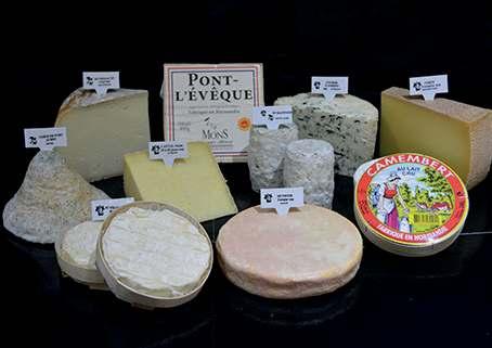 Assorteret ostekasse Comté +8 mois 500 gr/stk Comté er en fastost lavet på komælksost. Smagen af Comté ost afhænger bl.a. hvor mange måneder den har lagret.