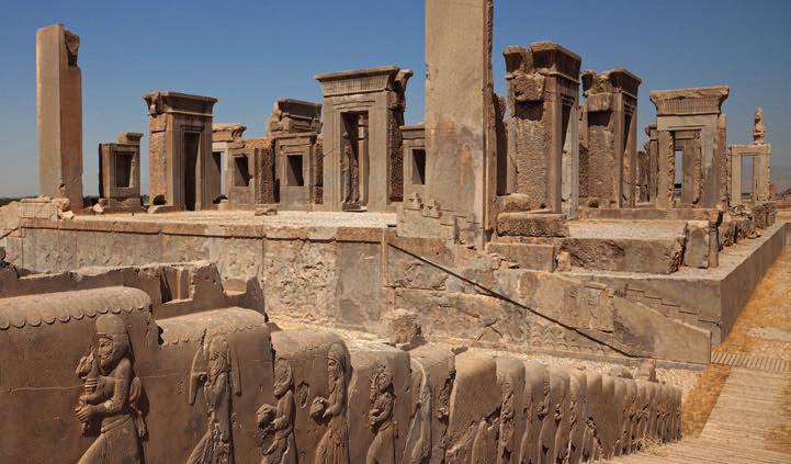 Dag til dag program Foto: Ruinerne i Persepolis. 10. dag: Persiens juvel Persepolis & digternes by Shiraz Persopolis blev påbegyndt i det 5. århundrede f.kr. og skulle være Persiens nye hovedstad.